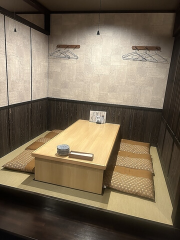 神栖市の居酒屋「めし呑み処 ラクロード」6人掛け堀りごたつ席