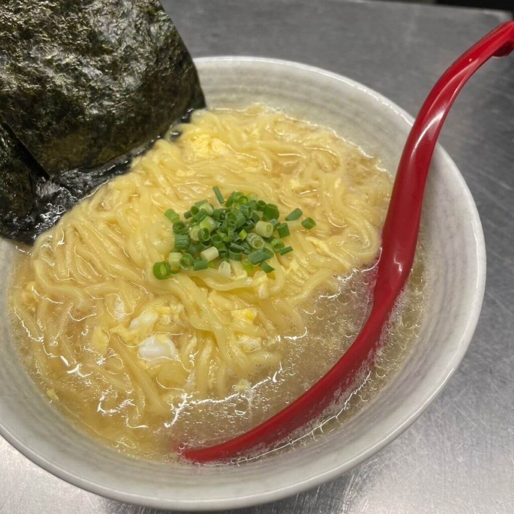 神栖市の居酒屋「めし呑み処　ラクロード」メニュー「シンプル塩ラーメン」