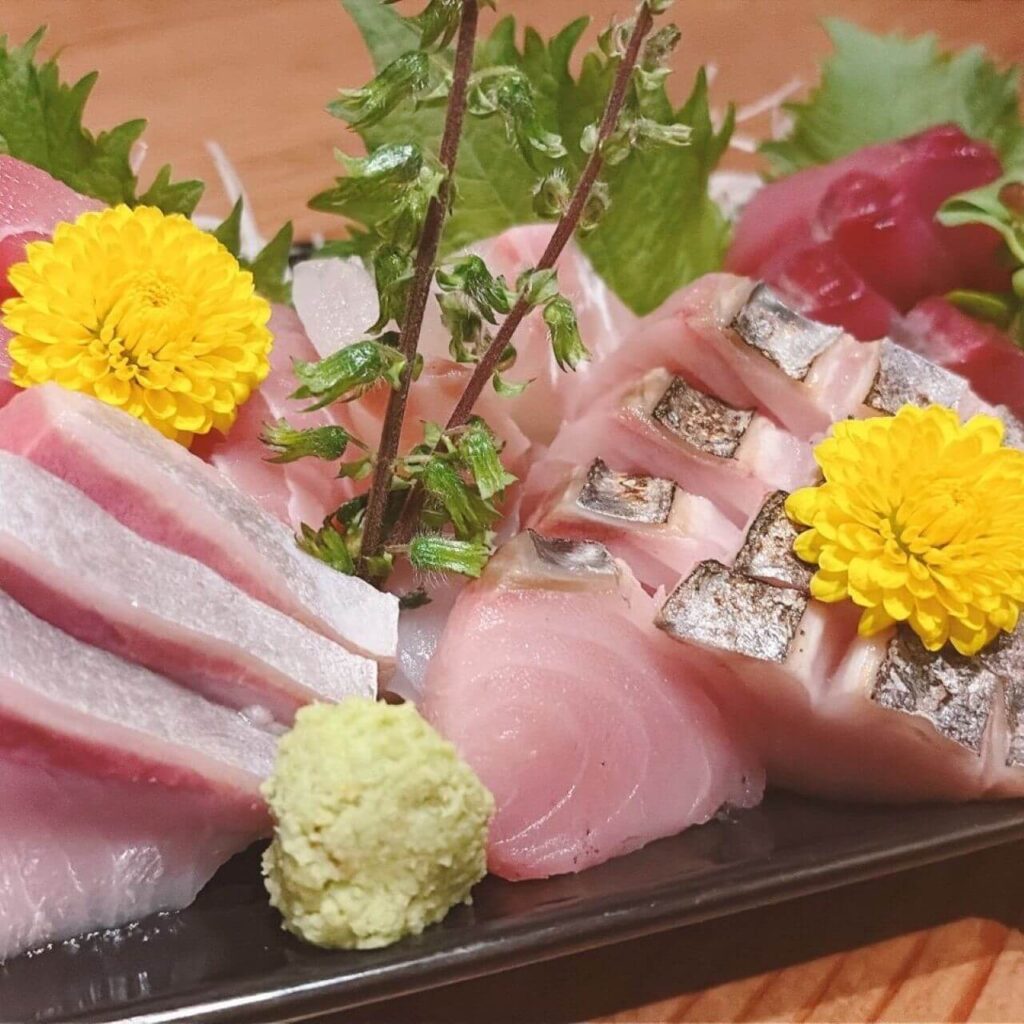 神栖市の居酒屋「めし呑み処　ラクロード」メニュー「刺身3点盛り」